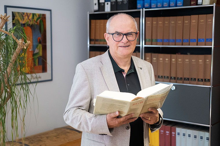 Rechtsanwalt Haslbeck - Anwalt für privates Baurecht