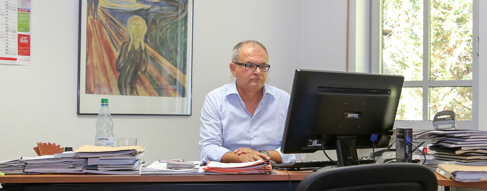 Rechtsanwalt Robert Haslbeck in seiner Kanzlei in Reisbach